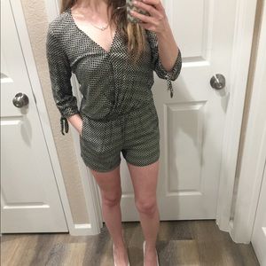 Ella Moss black and white jumper size S w/ pockets